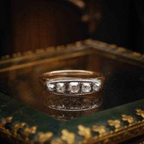 Under the Loupe; Unique Old Single-cut Brilliant Diamond Ring