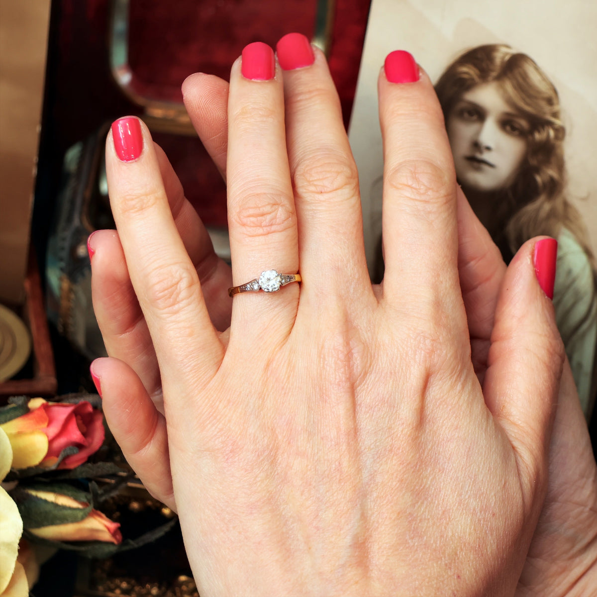 Classic Vintage Brilliant-Cut Diamond Engagement Ring