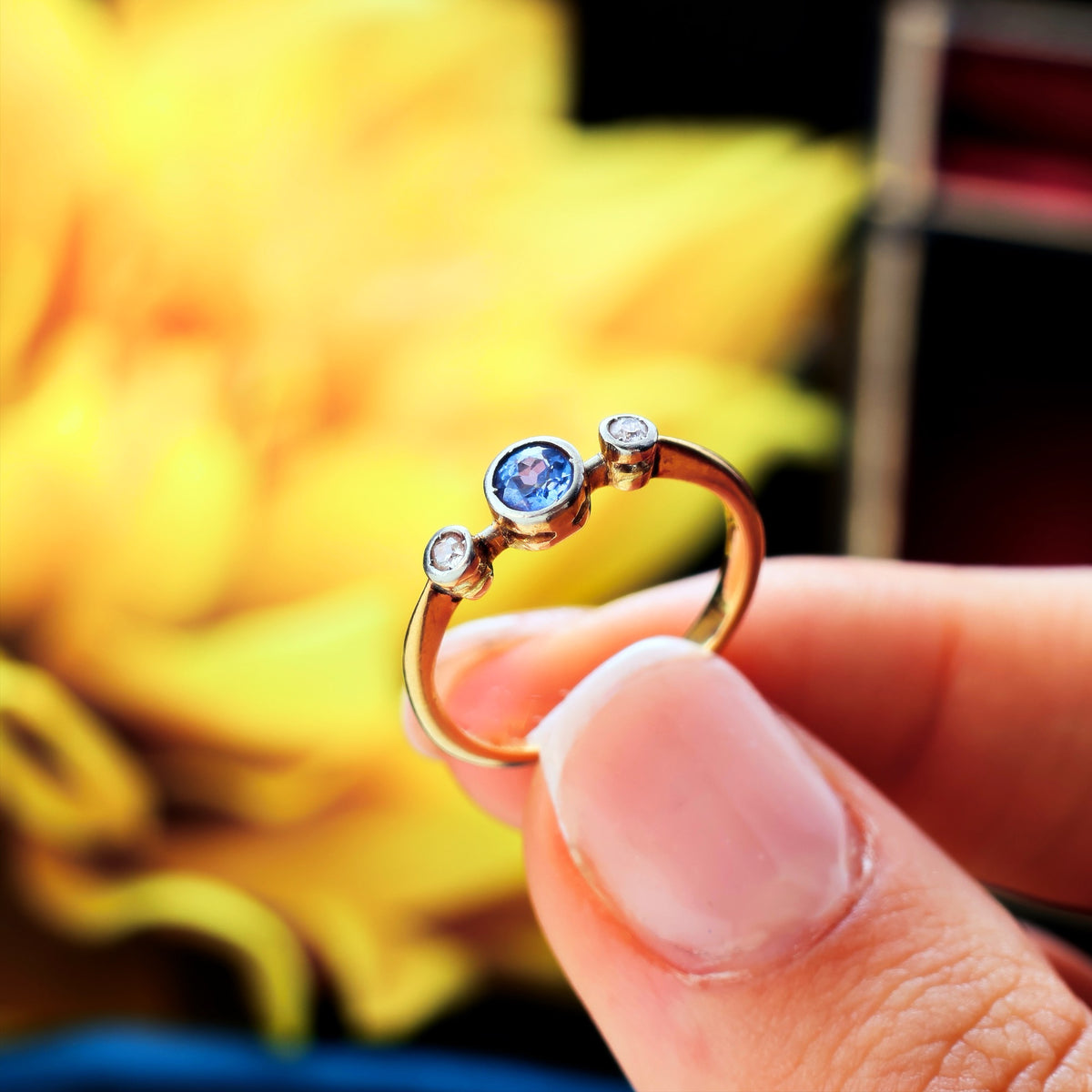 CUTE! Vintage Lilac Sapphire & Diamond Ring