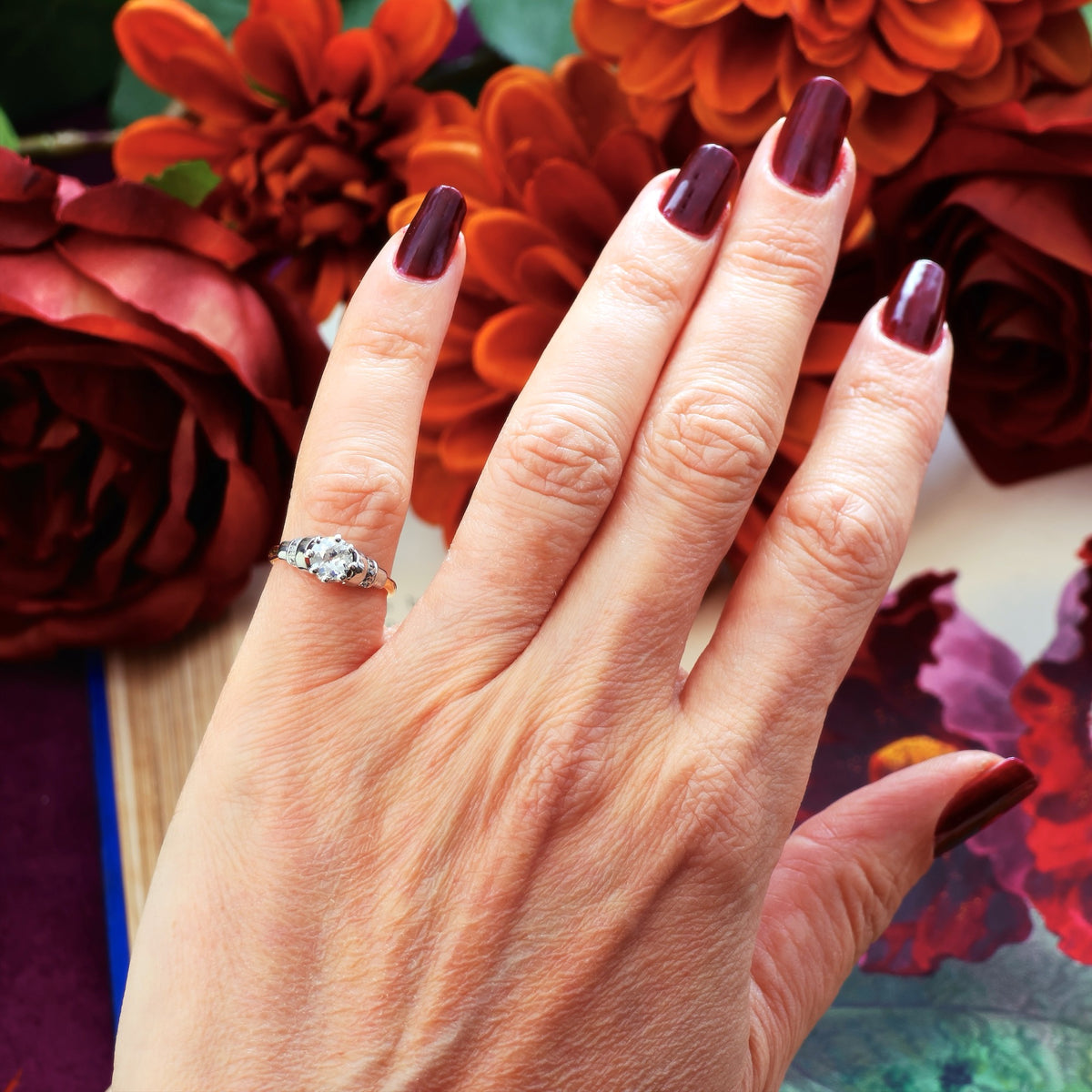 Tempting Vintage Art Deco Diamond Engagement Ring