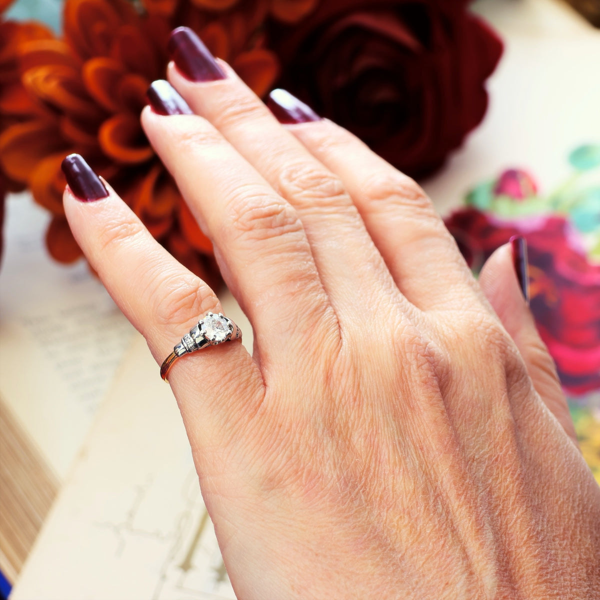 Tempting Vintage Art Deco Diamond Engagement Ring