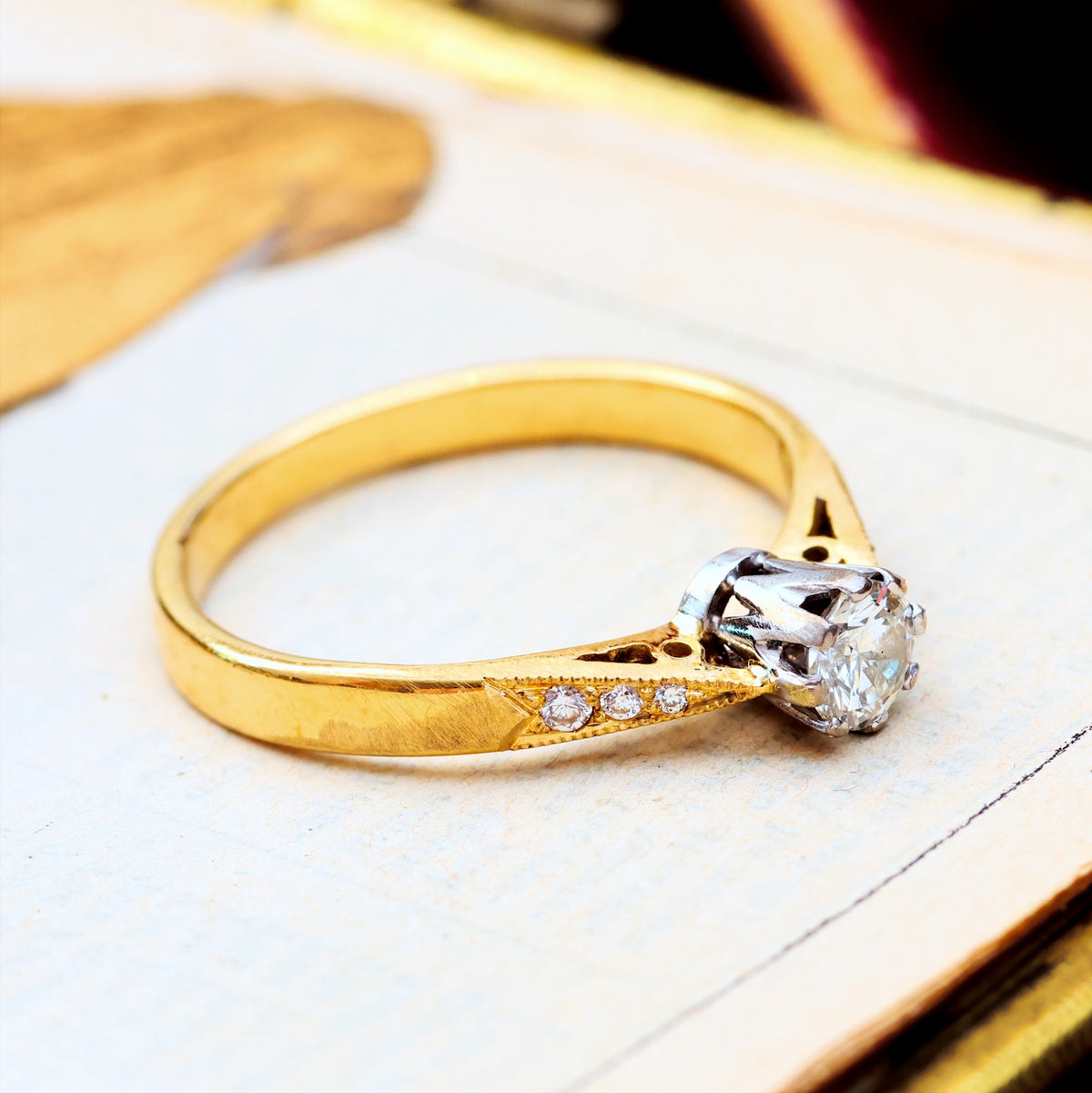 Vintage 0.25ct Brilliant-cut Diamond Solitaire Engagement Ring