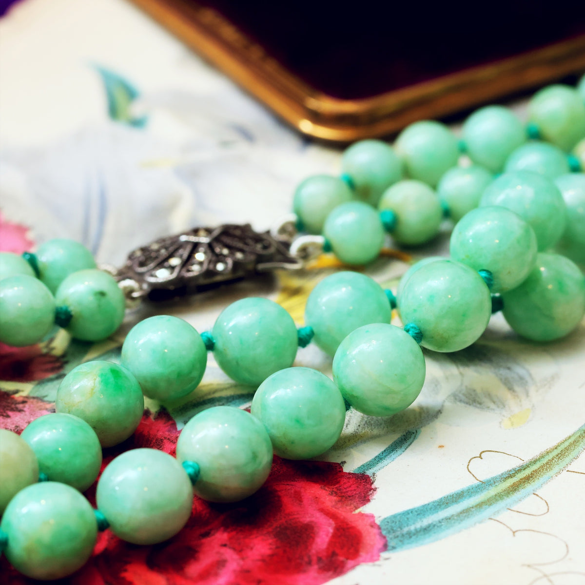 Classic Vintage Elegance Double Row Jade Bead Necklace