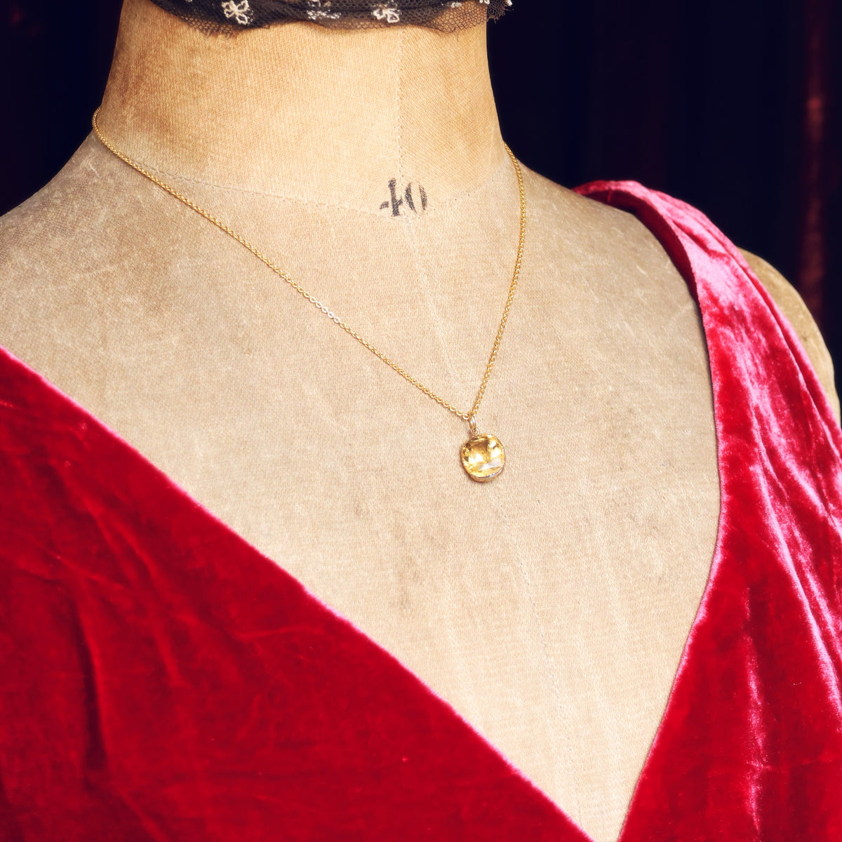 Antique Georgian 9ct Gold Paste Pendant