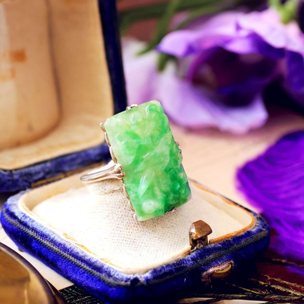 Vintage Art Deco Platinum Carved Jade Ring