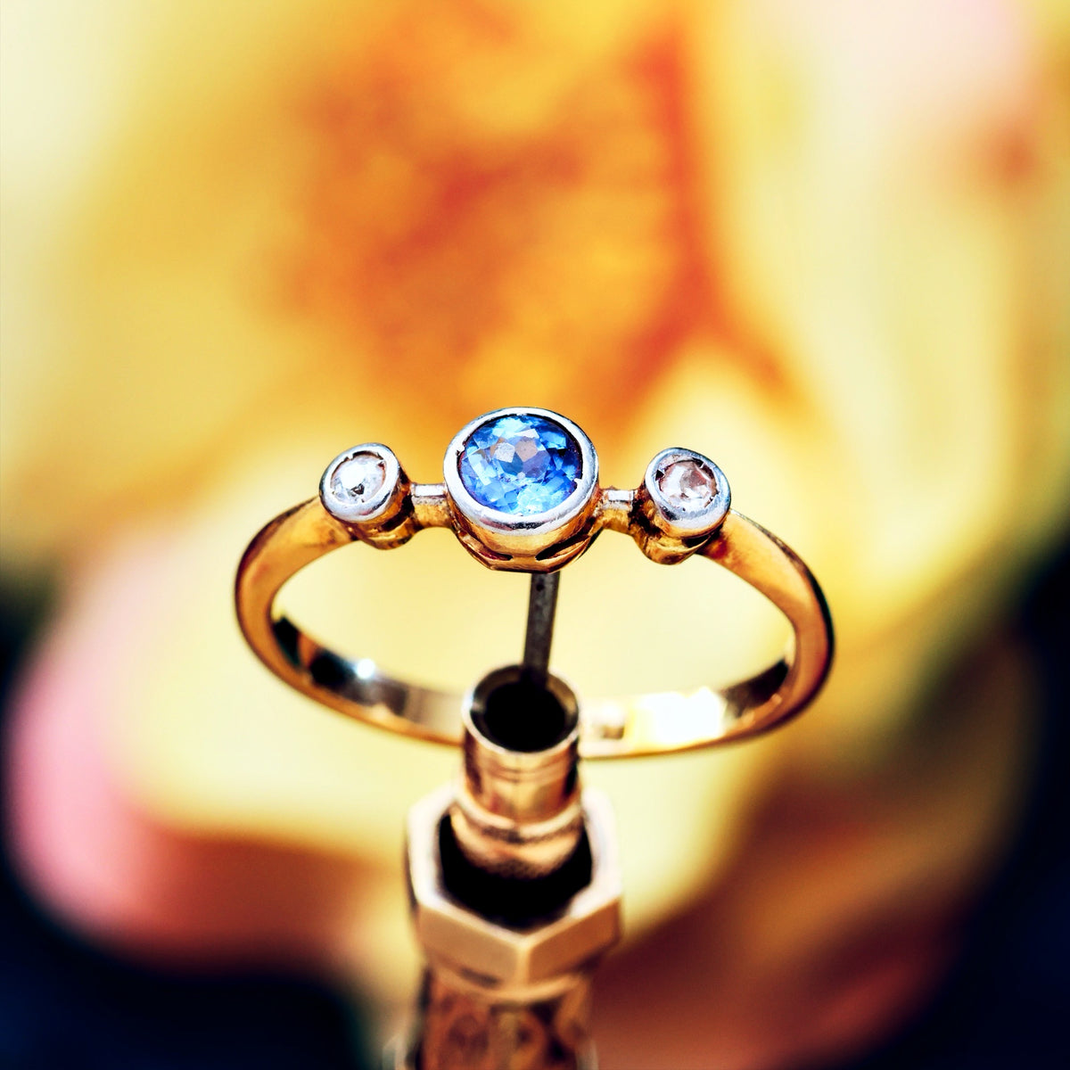 CUTE! Vintage Lilac Sapphire & Diamond Ring