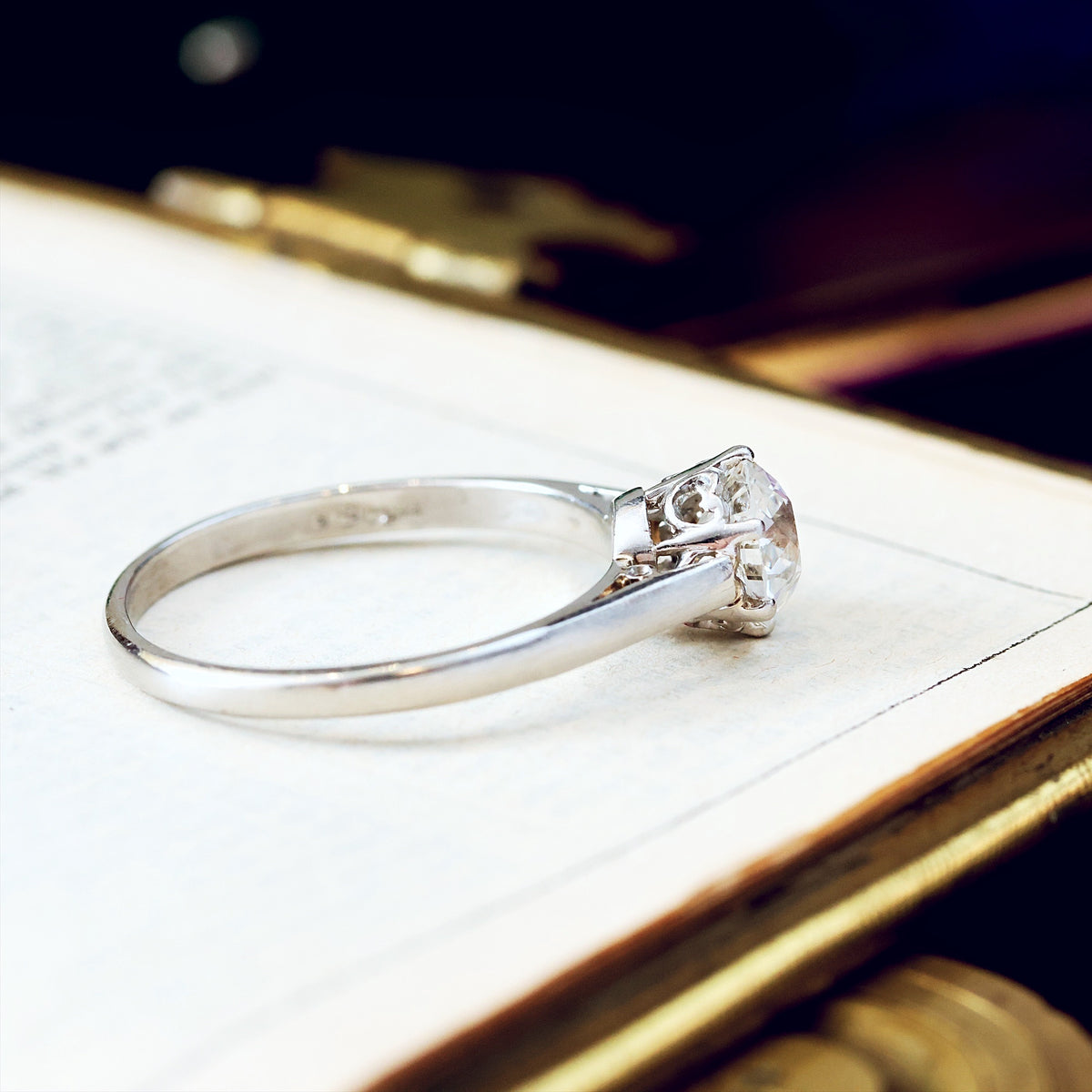 Sparklous!! Certificated Vintage Platinum Diamond Solitaire Ring