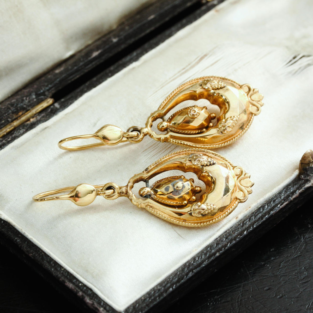 Antique 18ct Gold Drop Earrings