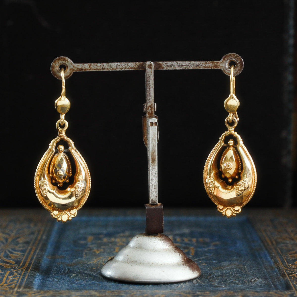 Antique 18ct Gold Drop Earrings
