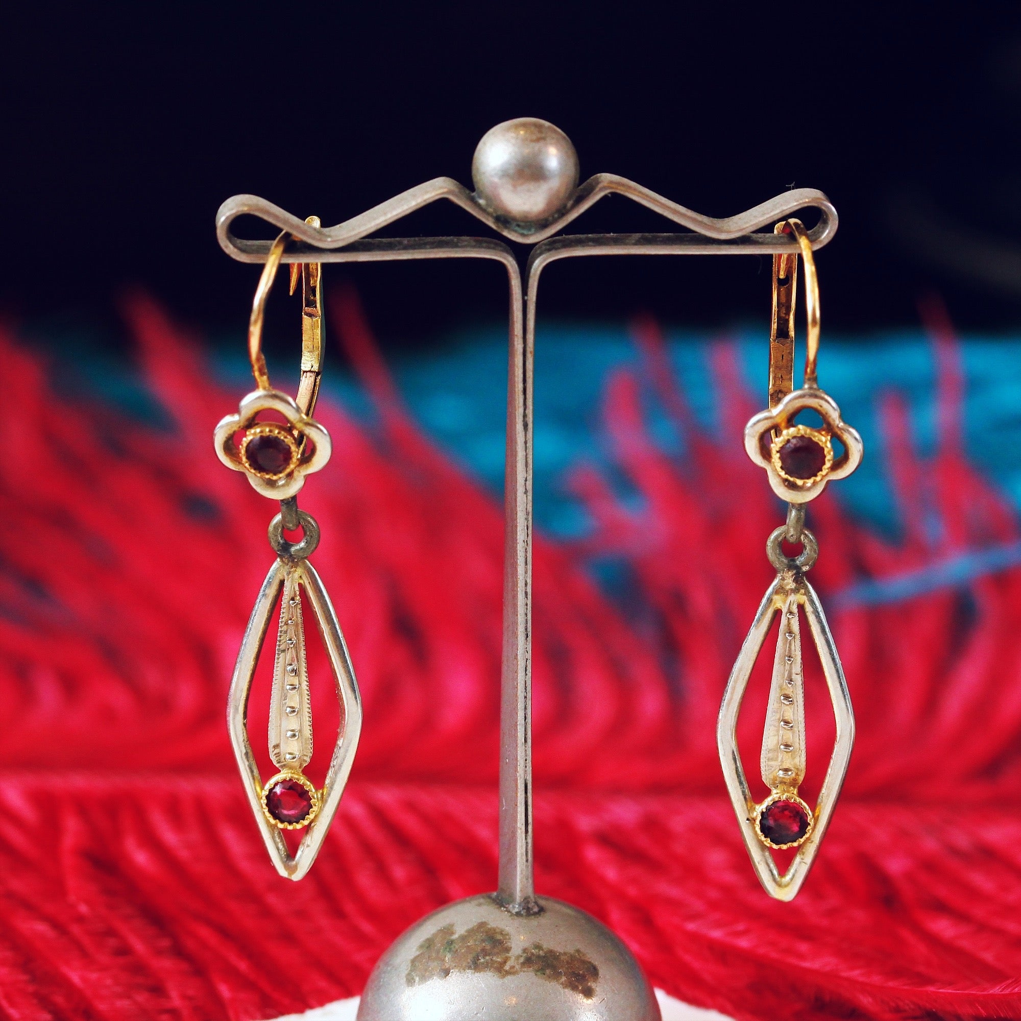 Vintage shop french earrings