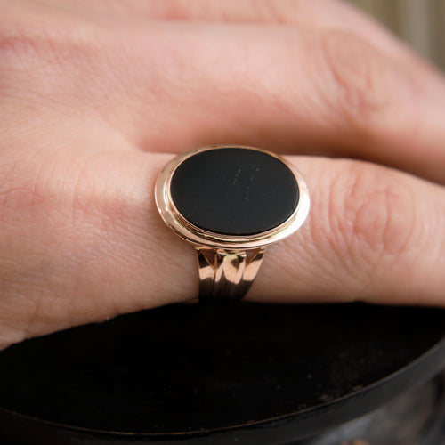 Prestigious Georgian 18ct Gold & Black Onyx Ring