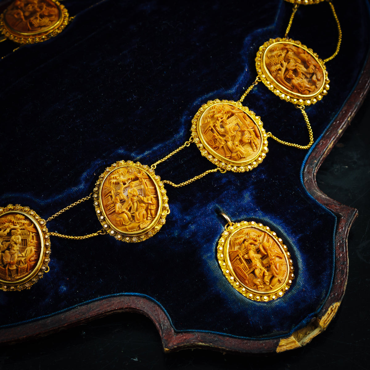chinese heidao carved necklace