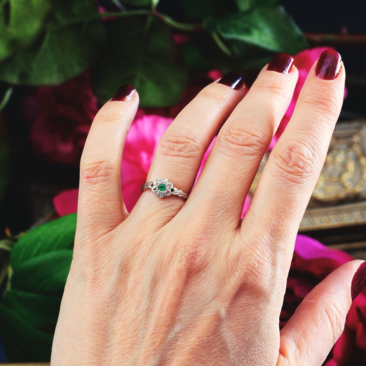 Dainty Little Vintage Emerald & Diamond Flowerette Ring