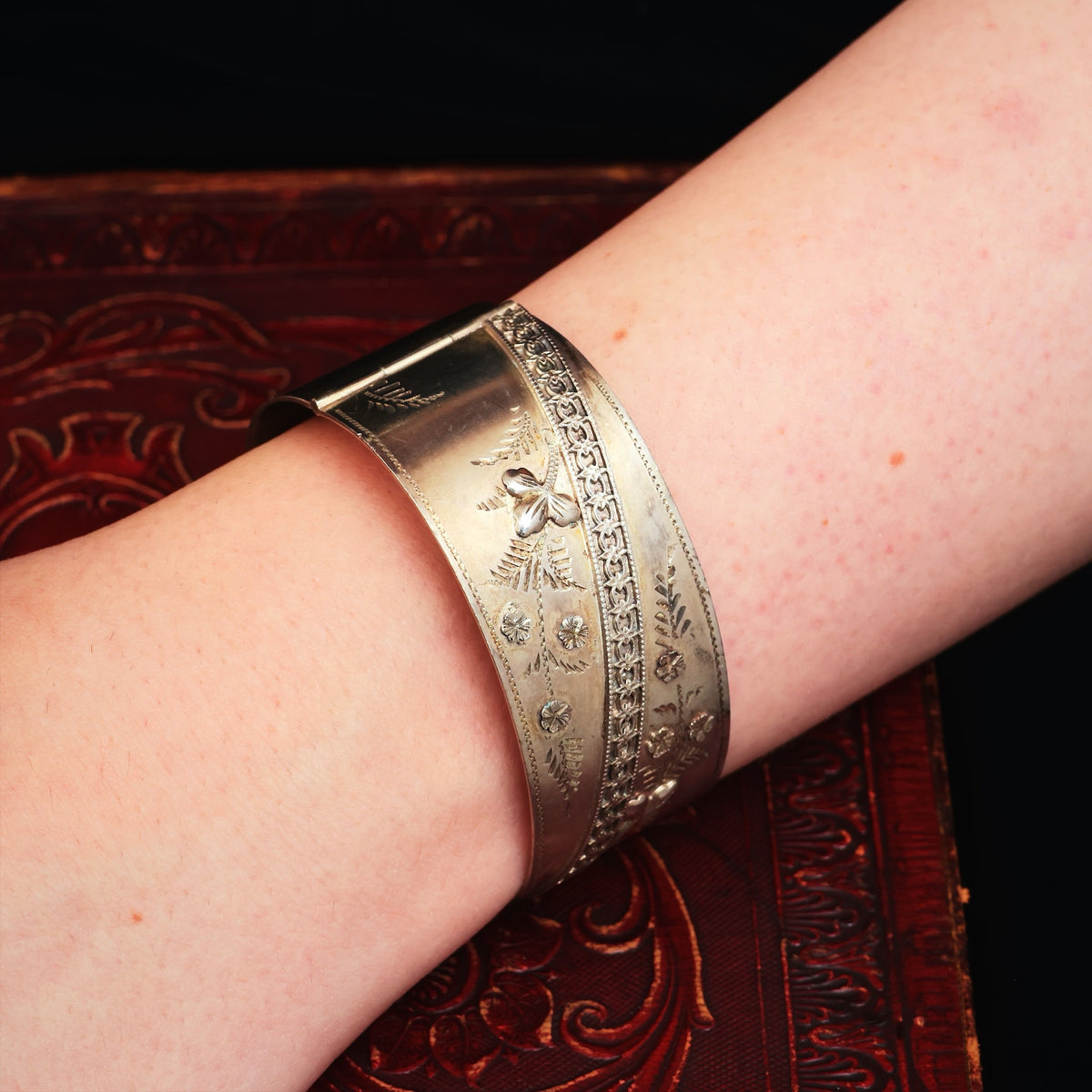 Antique Date 1913 Floriate Silver Bangle