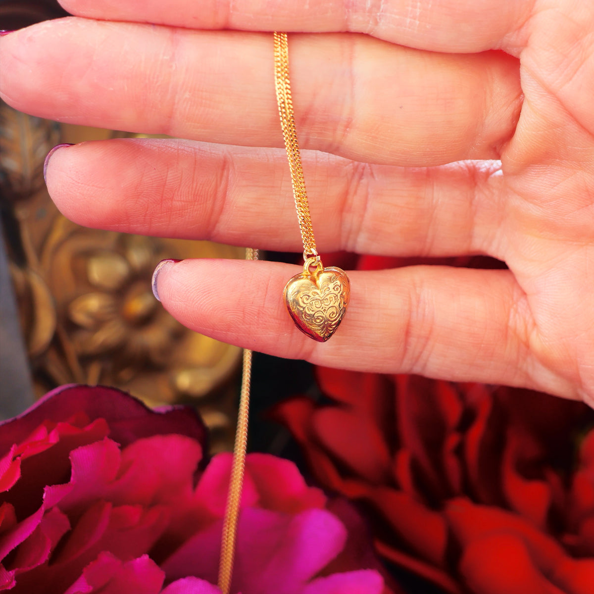 Darling Date 1976 9ct Gold Heart Pendant