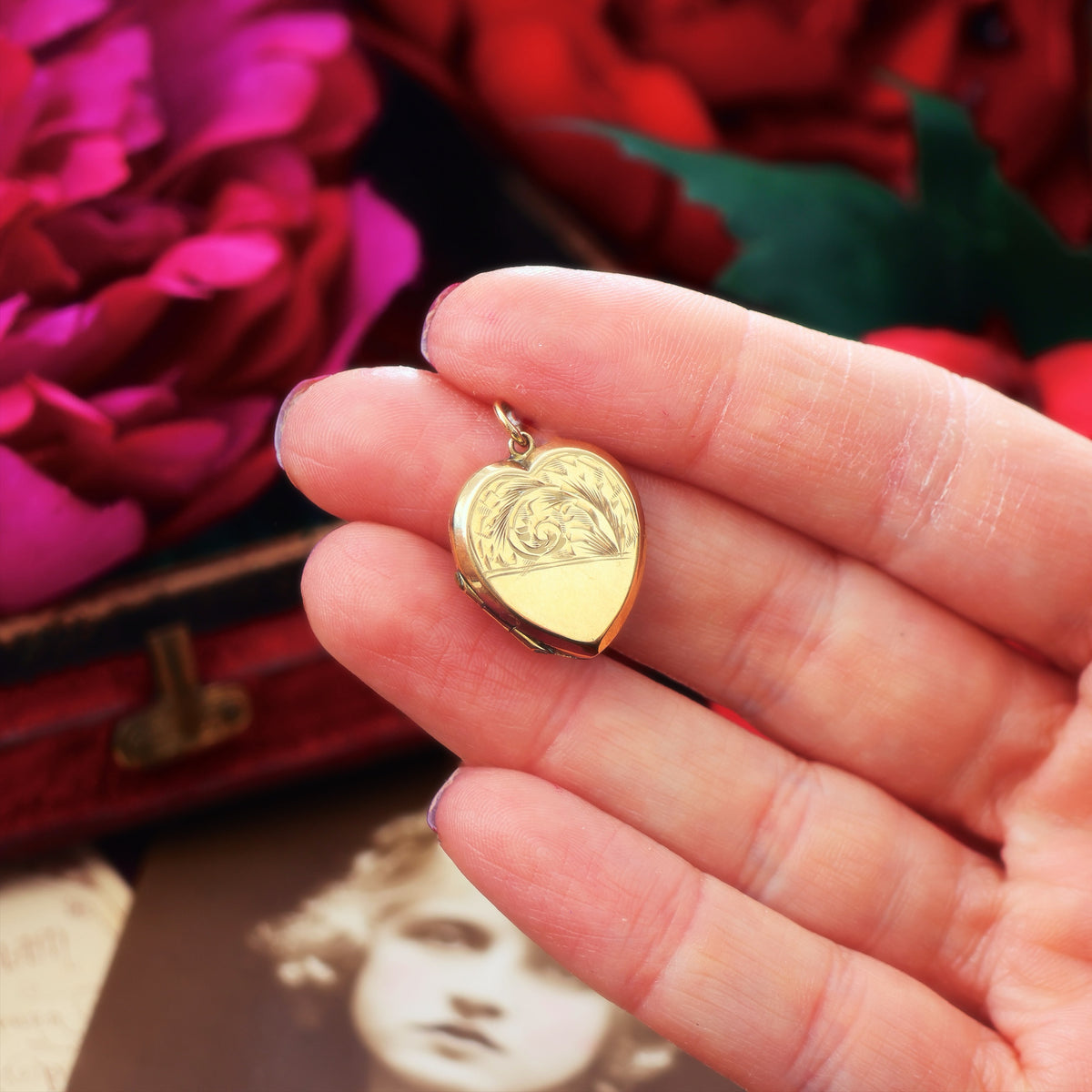 Mid Century 9ct Gold Heart Shaped Locket