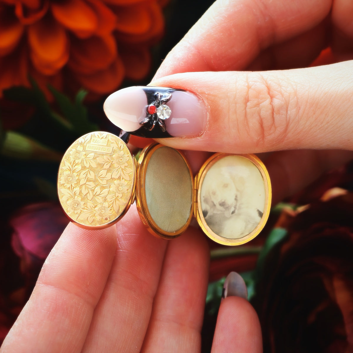 Date 1911 'Roses for LOVE' Gold Family Locket