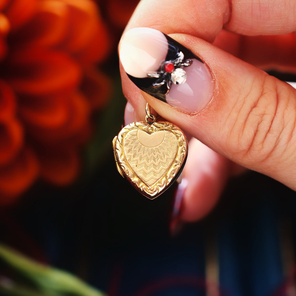 Vintage Sunburst 9ct Gold Heart Locket