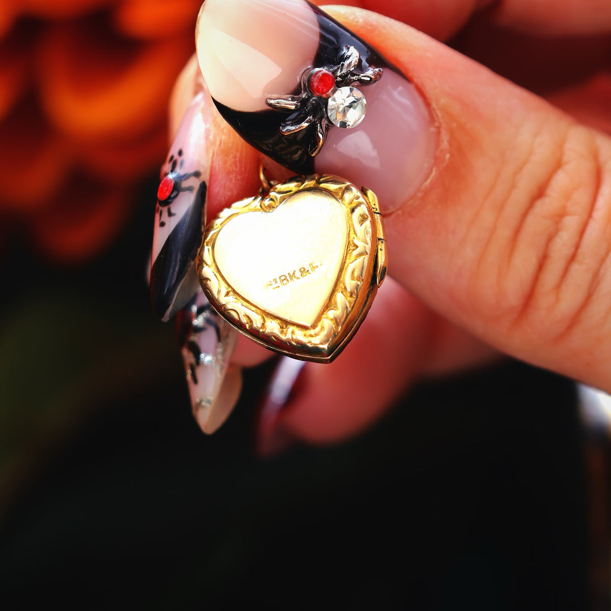 Vintage Sunburst 9ct Gold Heart Locket