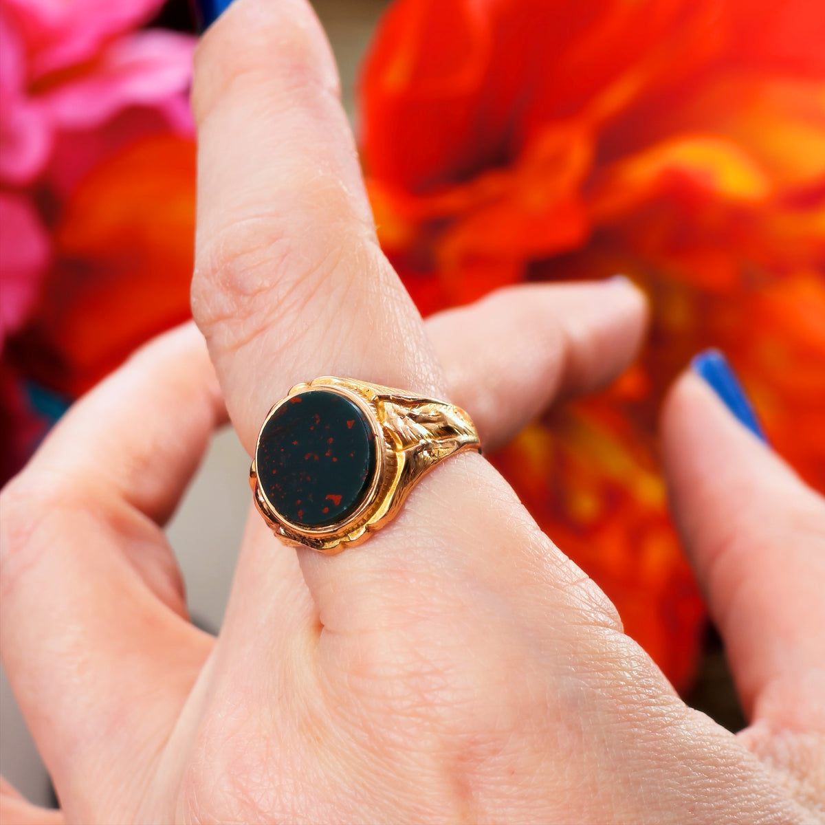 Antique 9ct Gold Bloodstone Signet Ring