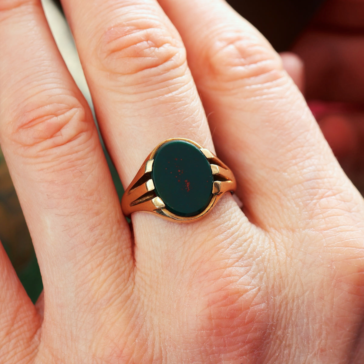 Date 1960 9ct Gold Bloodstone Signet Ring