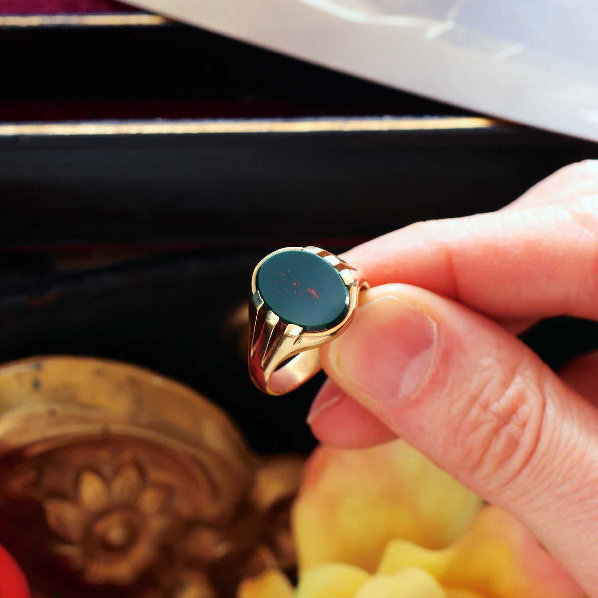 Date 1960 9ct Gold Bloodstone Signet Ring