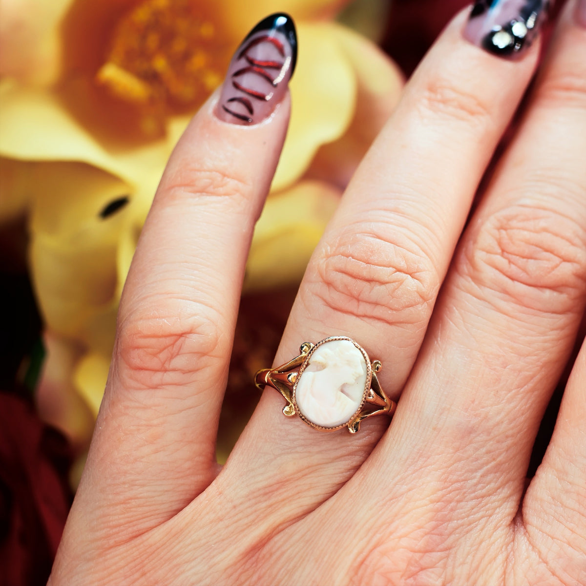 Date 1917 Grecian Goddess Shell Cameo Ring