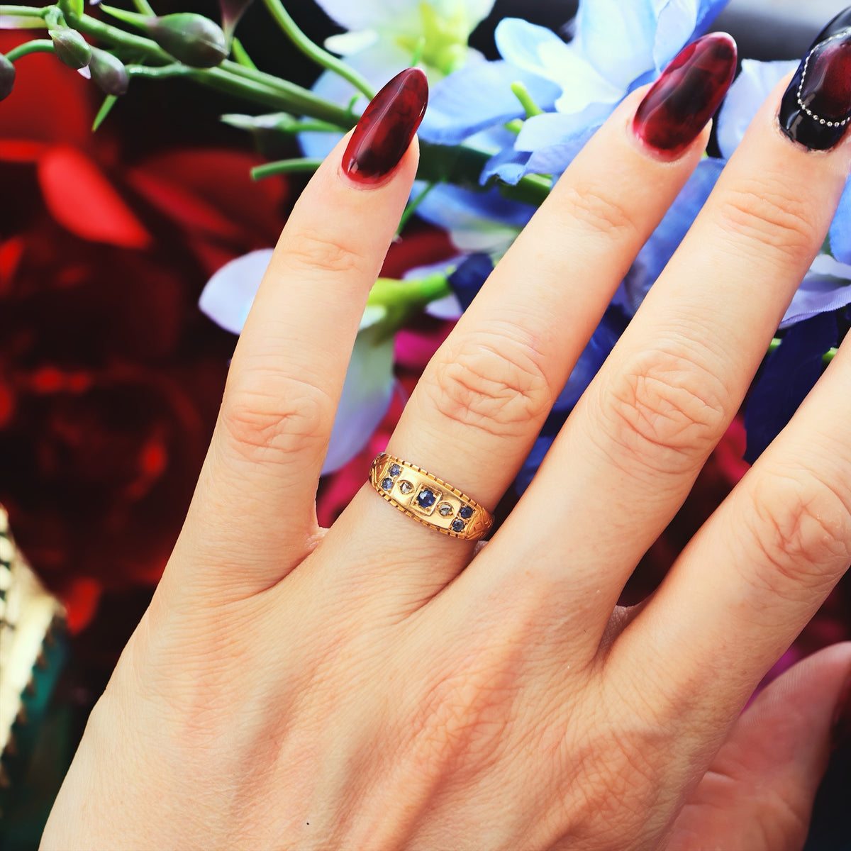 Sweet Date 1900 Sapphire & Diamond Gypsy Ring