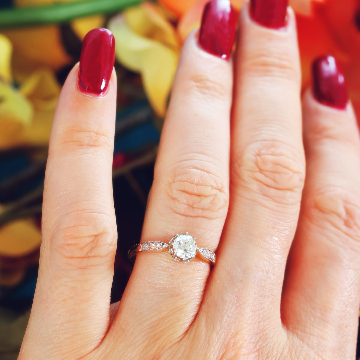 Romantic Twinkle! Vintage Diamond Engagement Ring