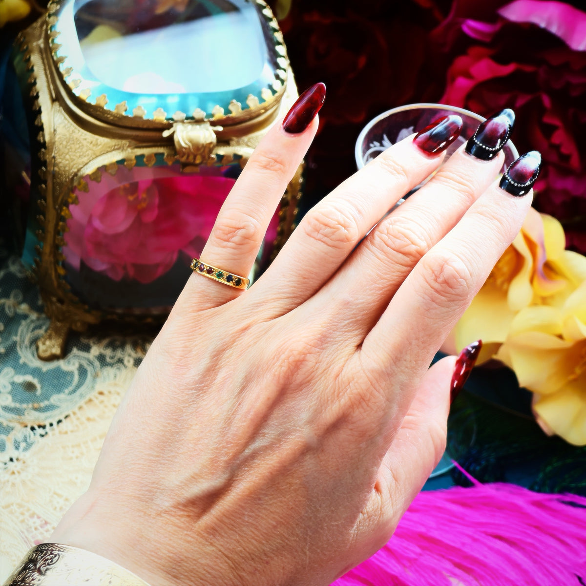 Vintage 18ct Gold Dearest Wedding Ring