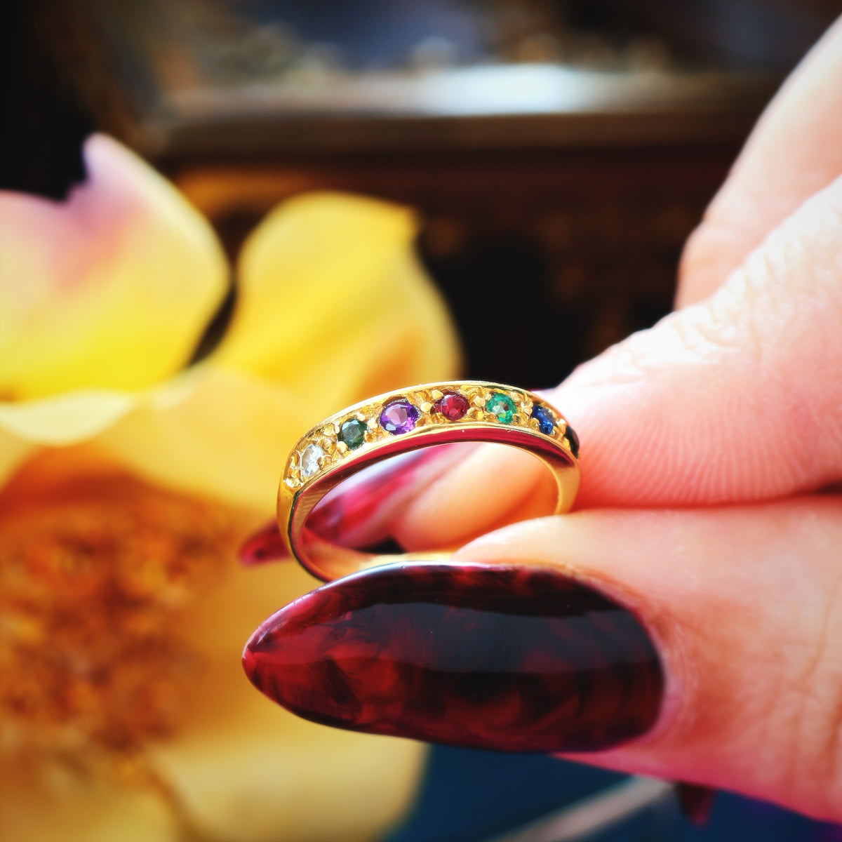 Vintage 18ct Gold Dearest Wedding Ring