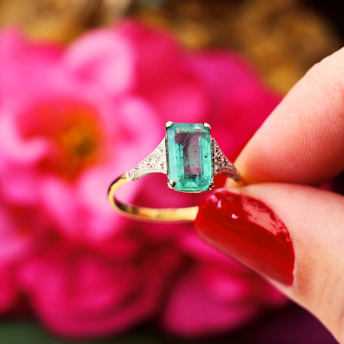 Fine Vintage Art Deco Emerald & Diamond Ring