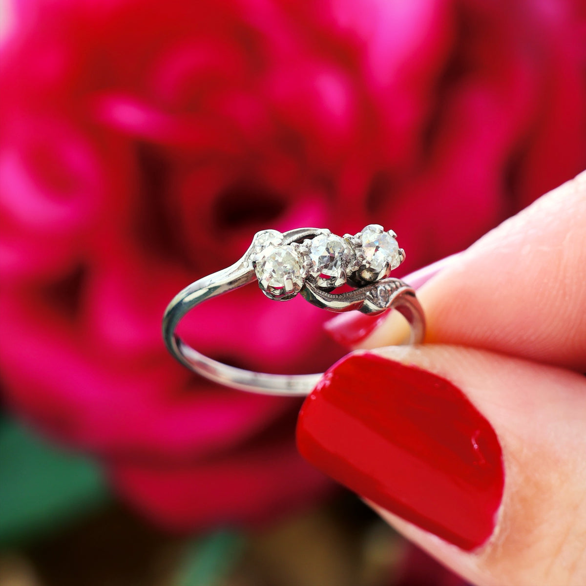 Sensational Vintage Trilogy Diamond Engagement Ring