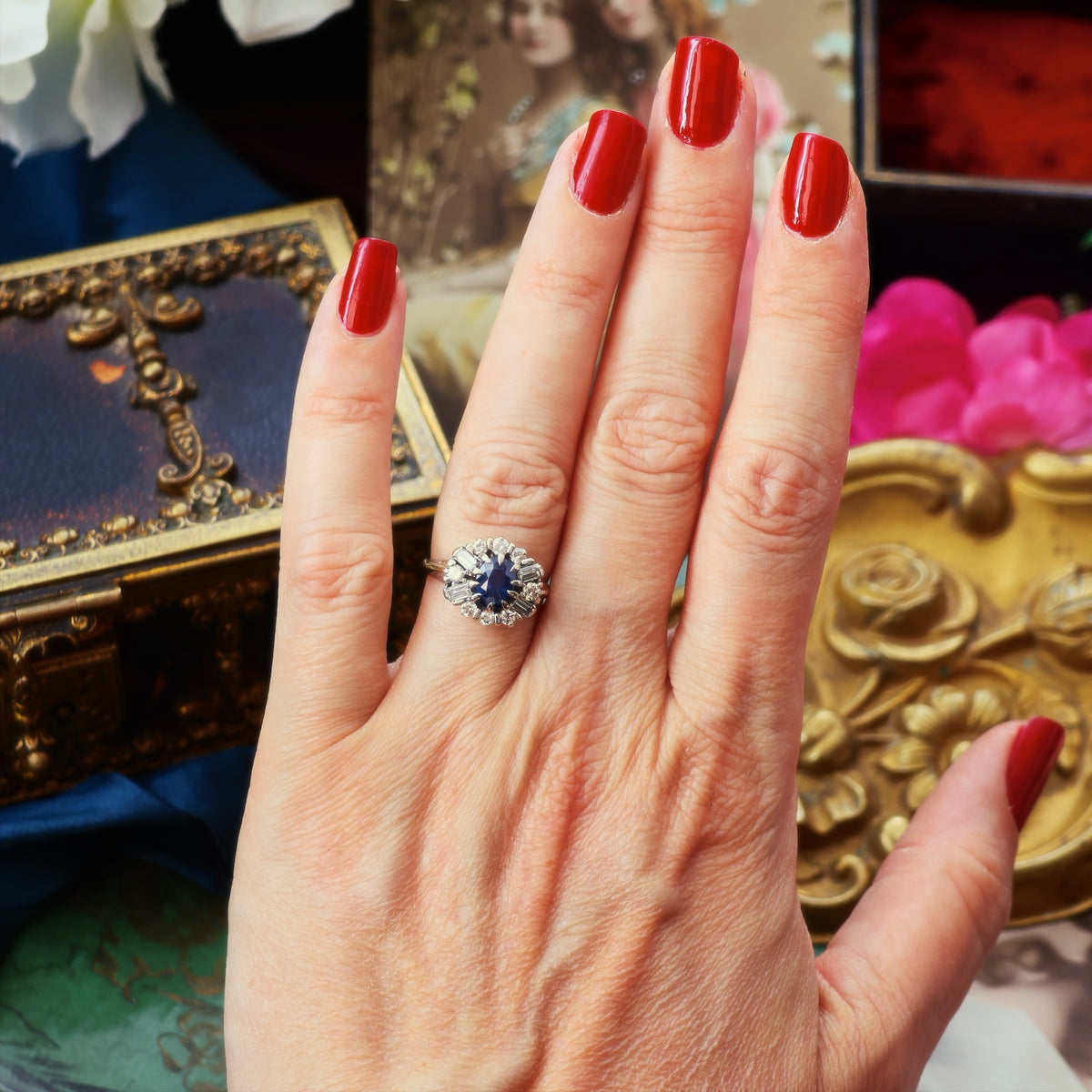 Splendid!! Vintage 1980's Sapphire & Diamond Ring