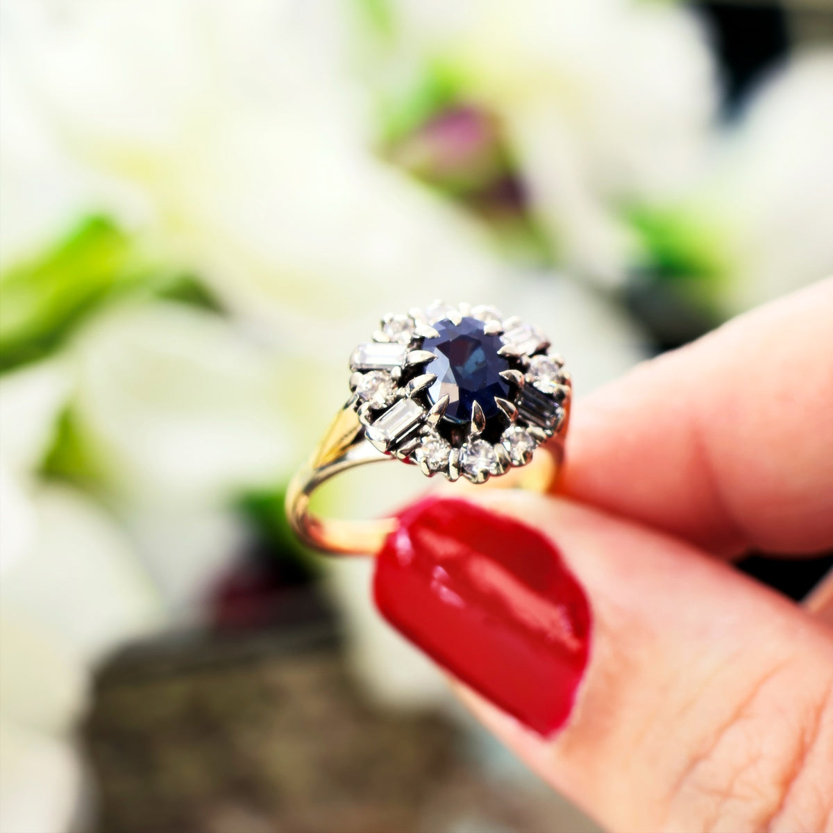 Splendid!! Vintage 1980's Sapphire & Diamond Ring