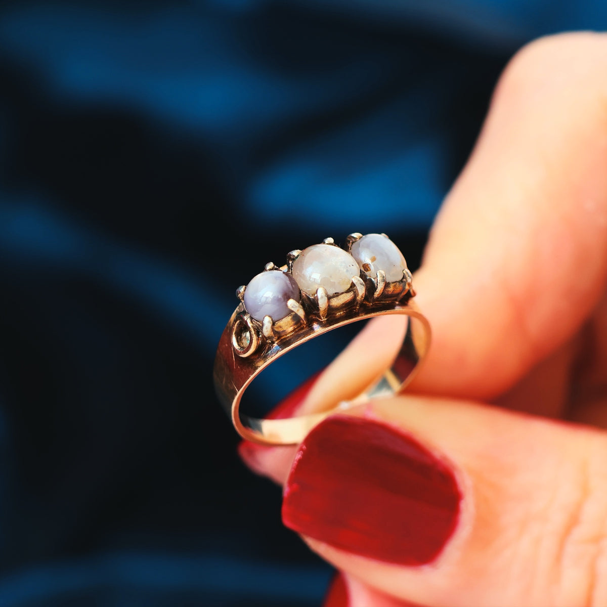 Striking & Unique Vintage Star Sapphire Dress Ring