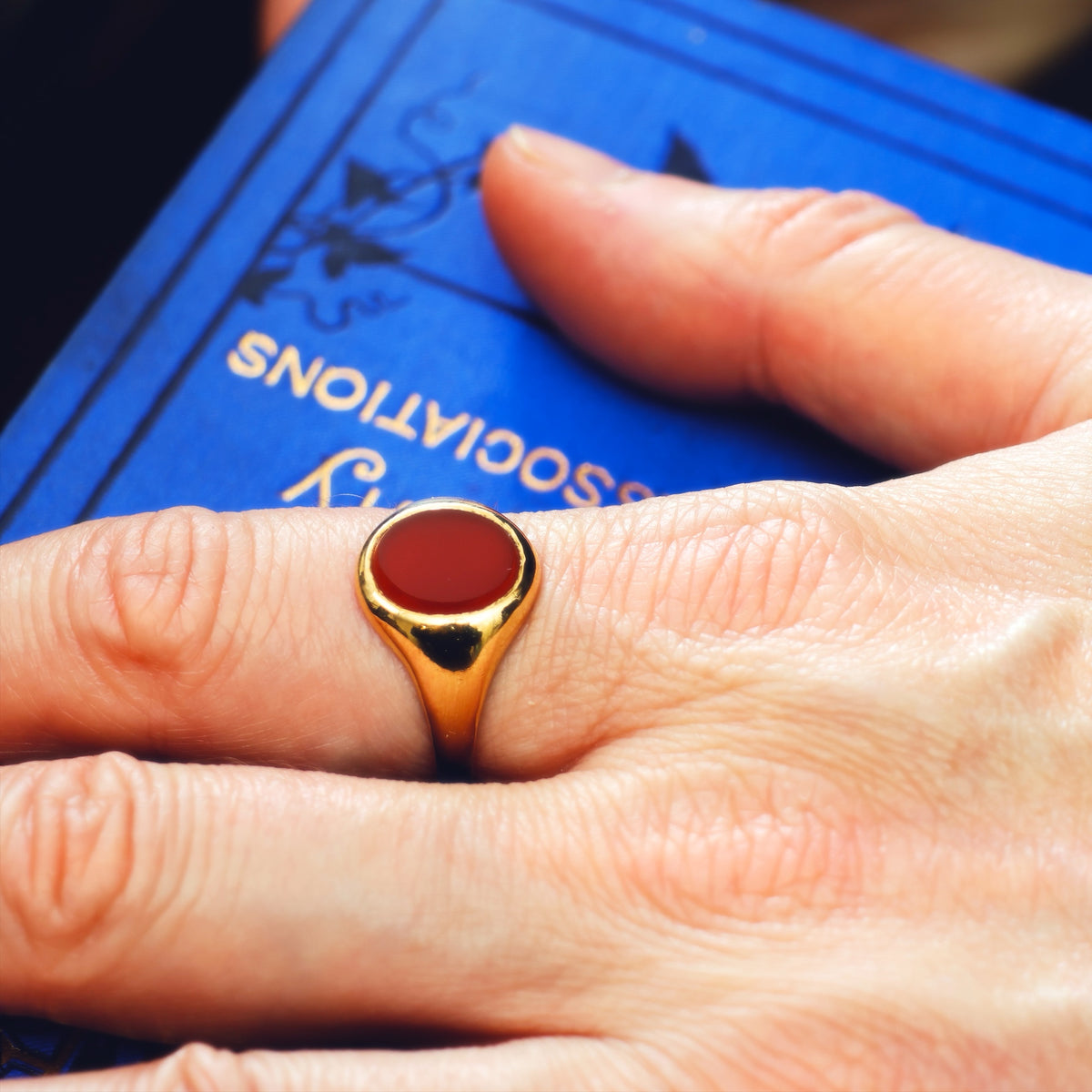 Date 1960 Russet Carnelian Gold Signet Ring