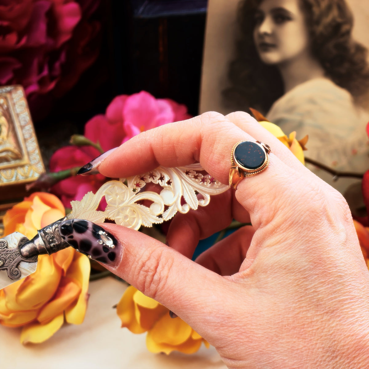 Date 1876 15ct Gold Bloodstone Signet Ring in Antique Box