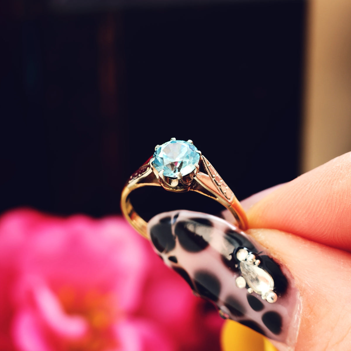 Vintage 1940's Glittery Blue Zircon Ring