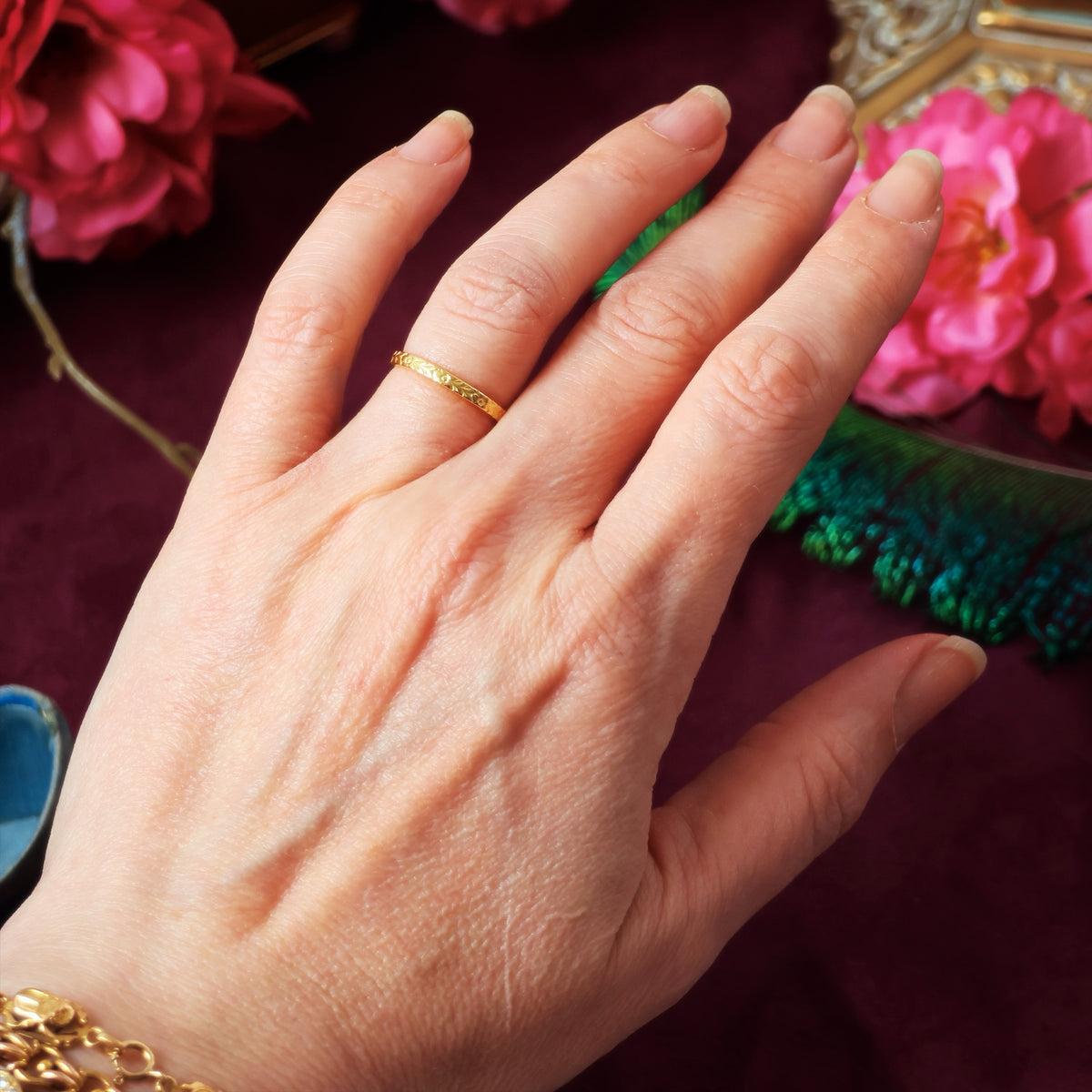 Vintage Style 'Flora' 18ct Gold Wedding Ring