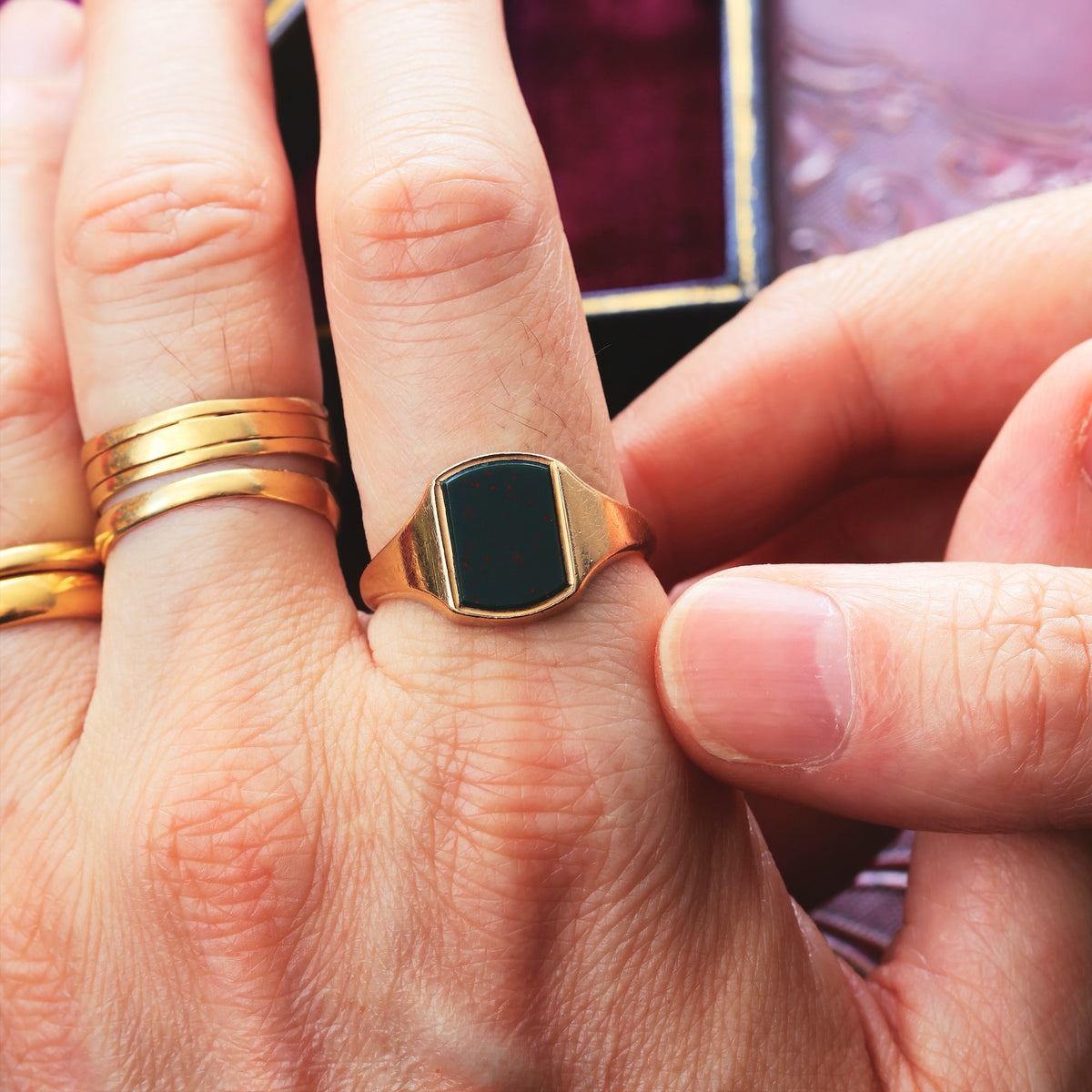 Classic Date 1990 Men's Bloodstone Signet Ring