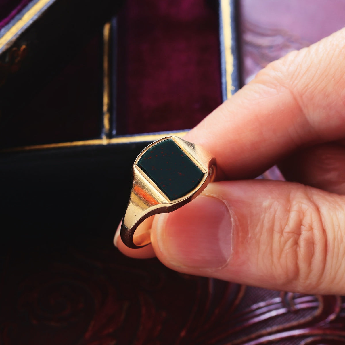 Classic Date 1990 Men's Bloodstone Signet Ring