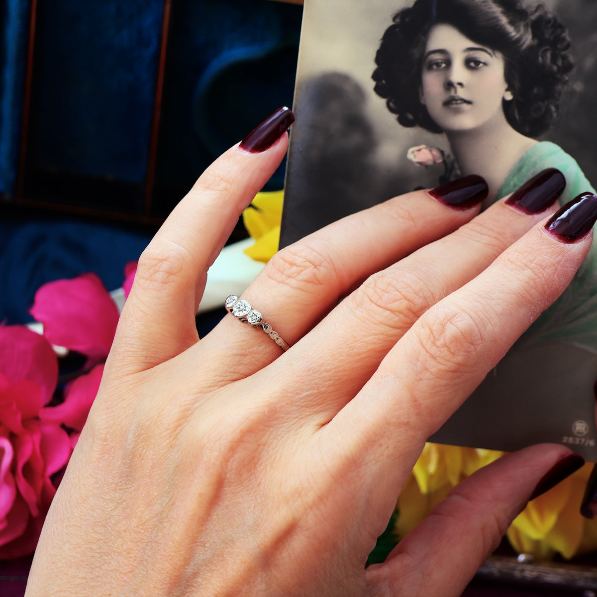 Lovesome Vintage Hearts Diamond Trilogy Engagement Ring