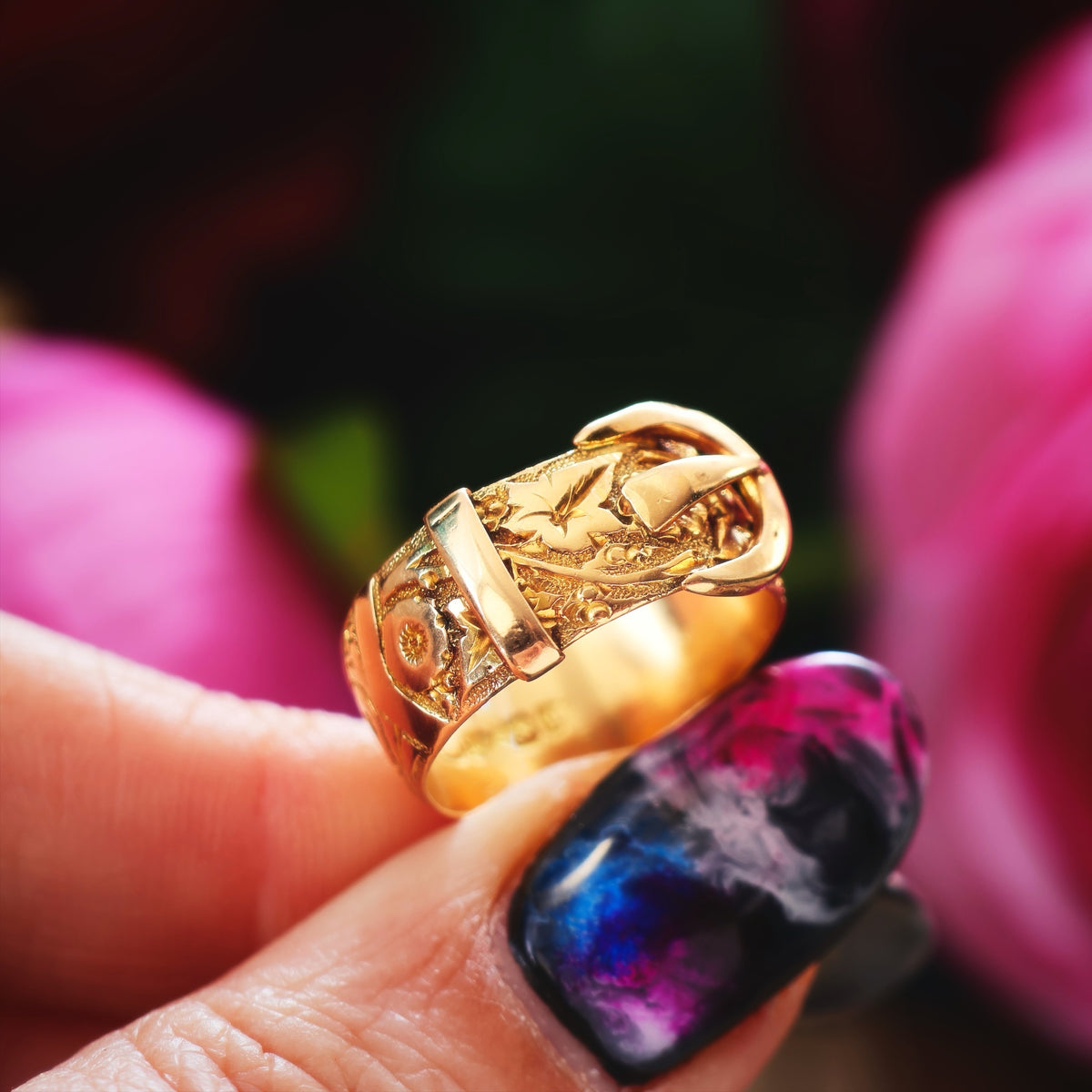 Antique Date 1914 18ct Gold 'Fidelity' Buckle Wedding Ring