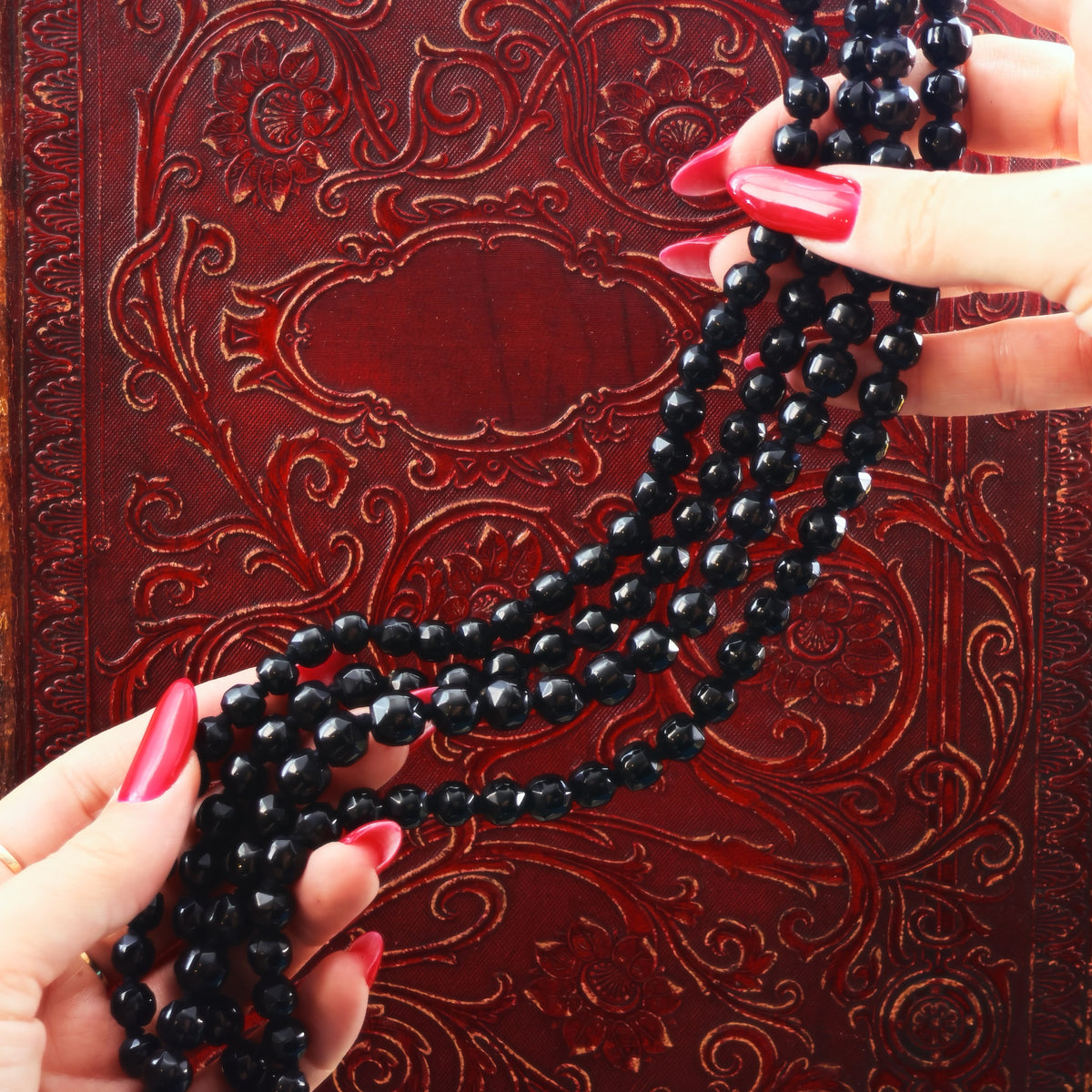 Georgian Gothic! Scarce Long Faceted Whitby Jet Necklace