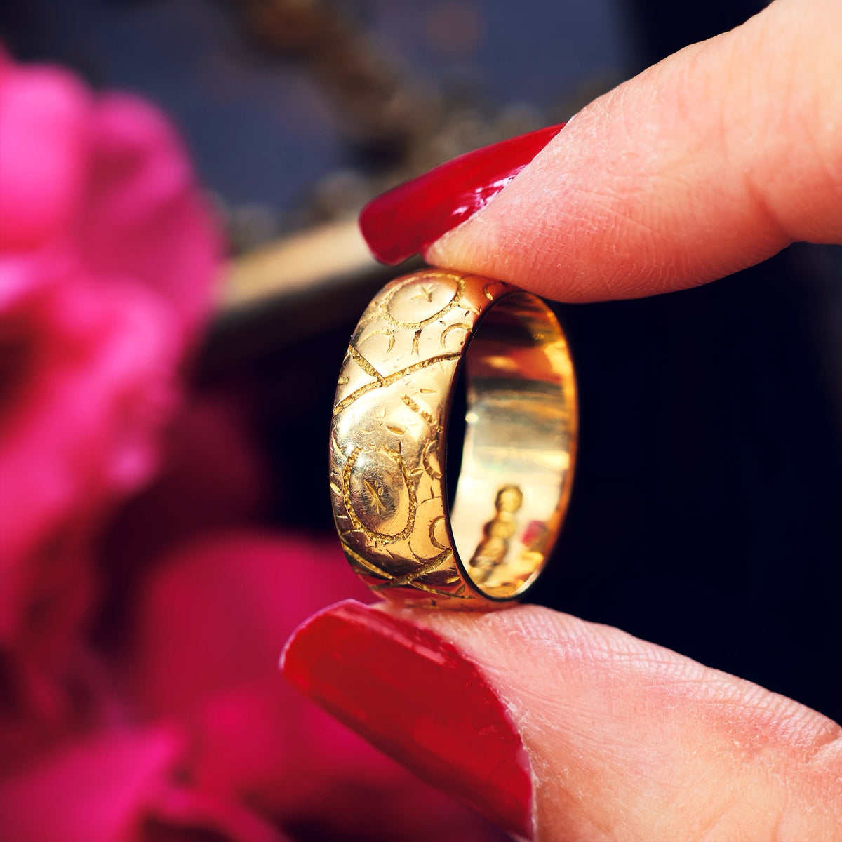 Antique Date 1896 'Roses for Love' Hand Engraved Wedding Ring