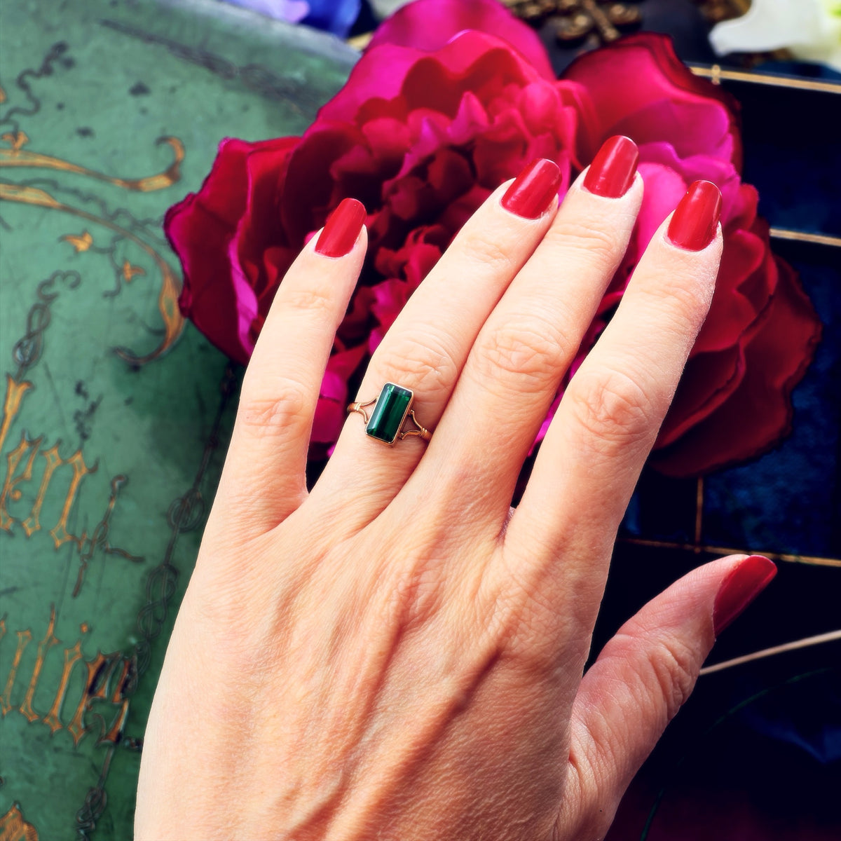 Vintage Date 1987 Green Tourmaline Dress Ring