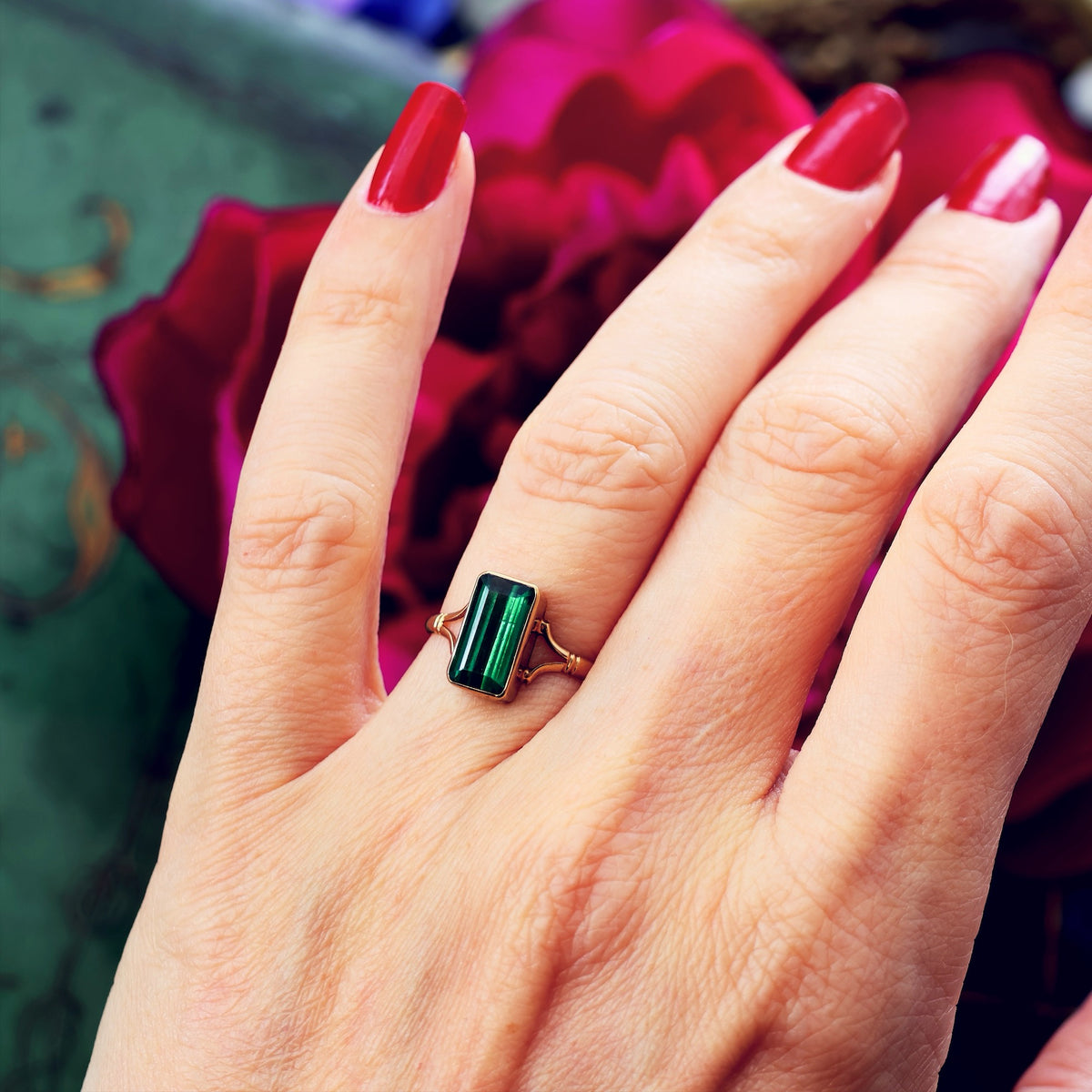 Vintage Date 1987 Green Tourmaline Dress Ring