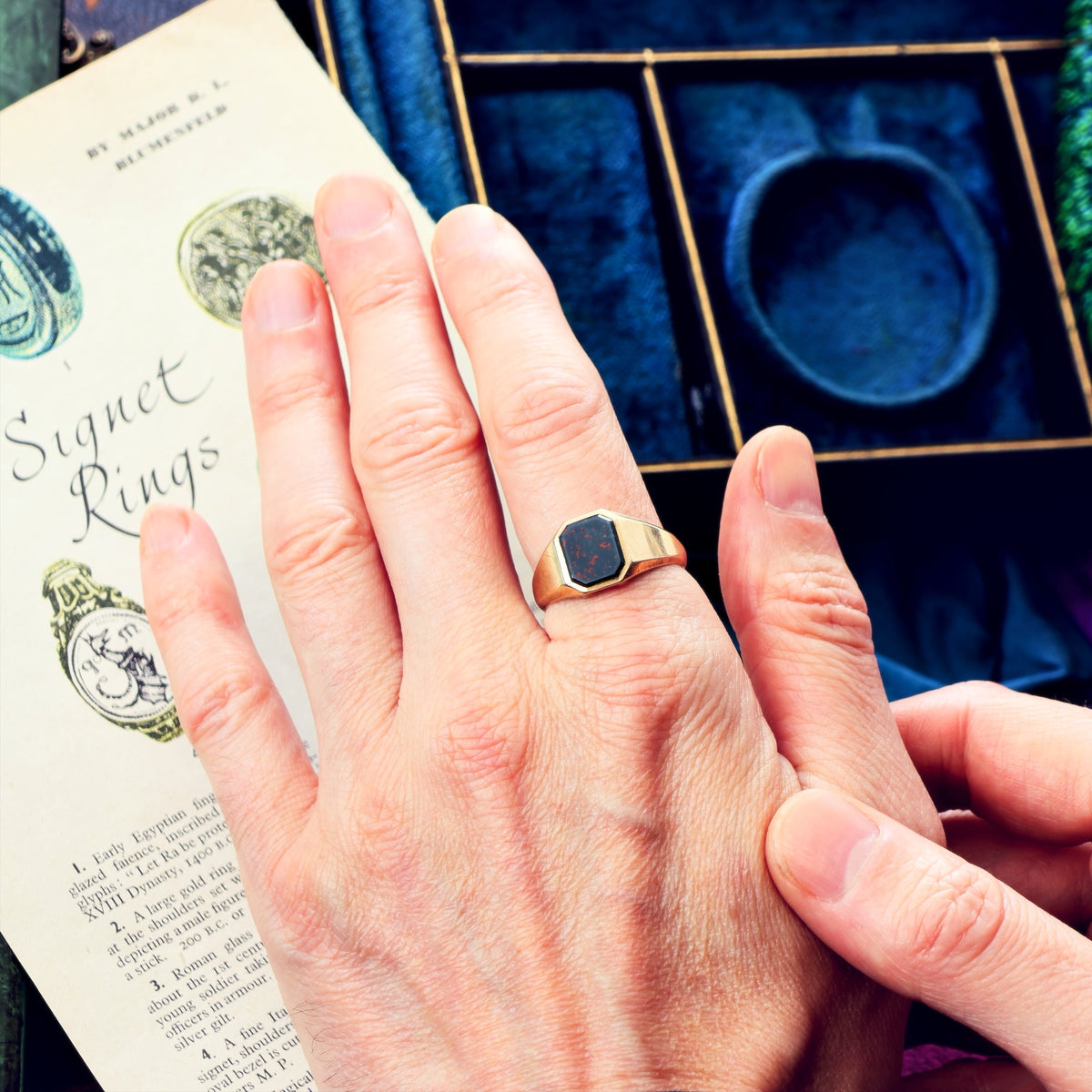 Striking Art Deco Date 1955 Bloodstone Signet Ring