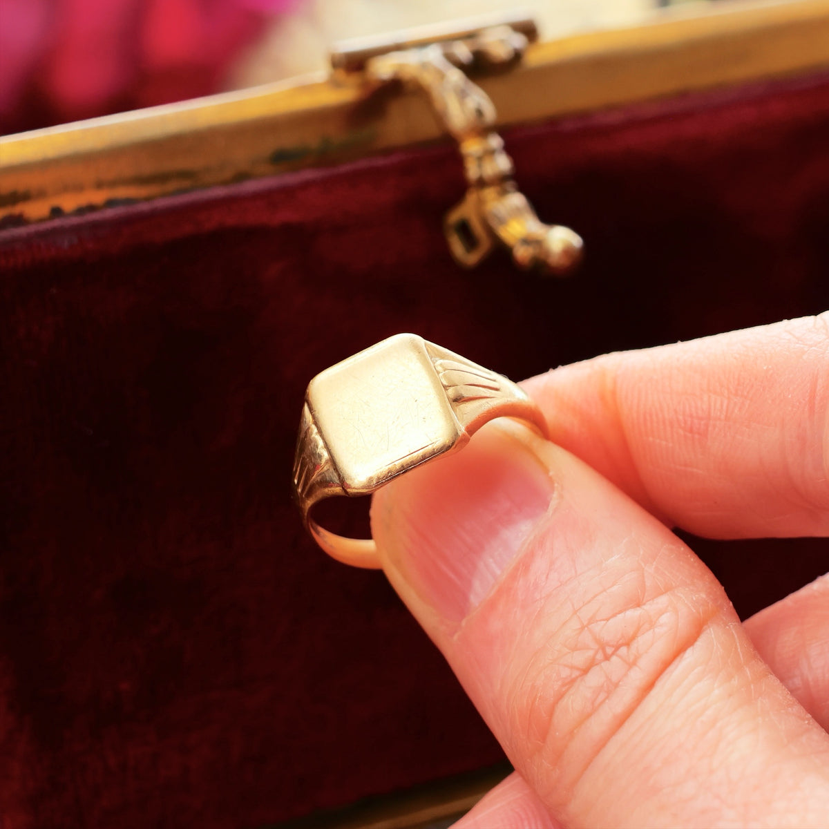 Vintage Date 1961 9ct Gold Signet Ring